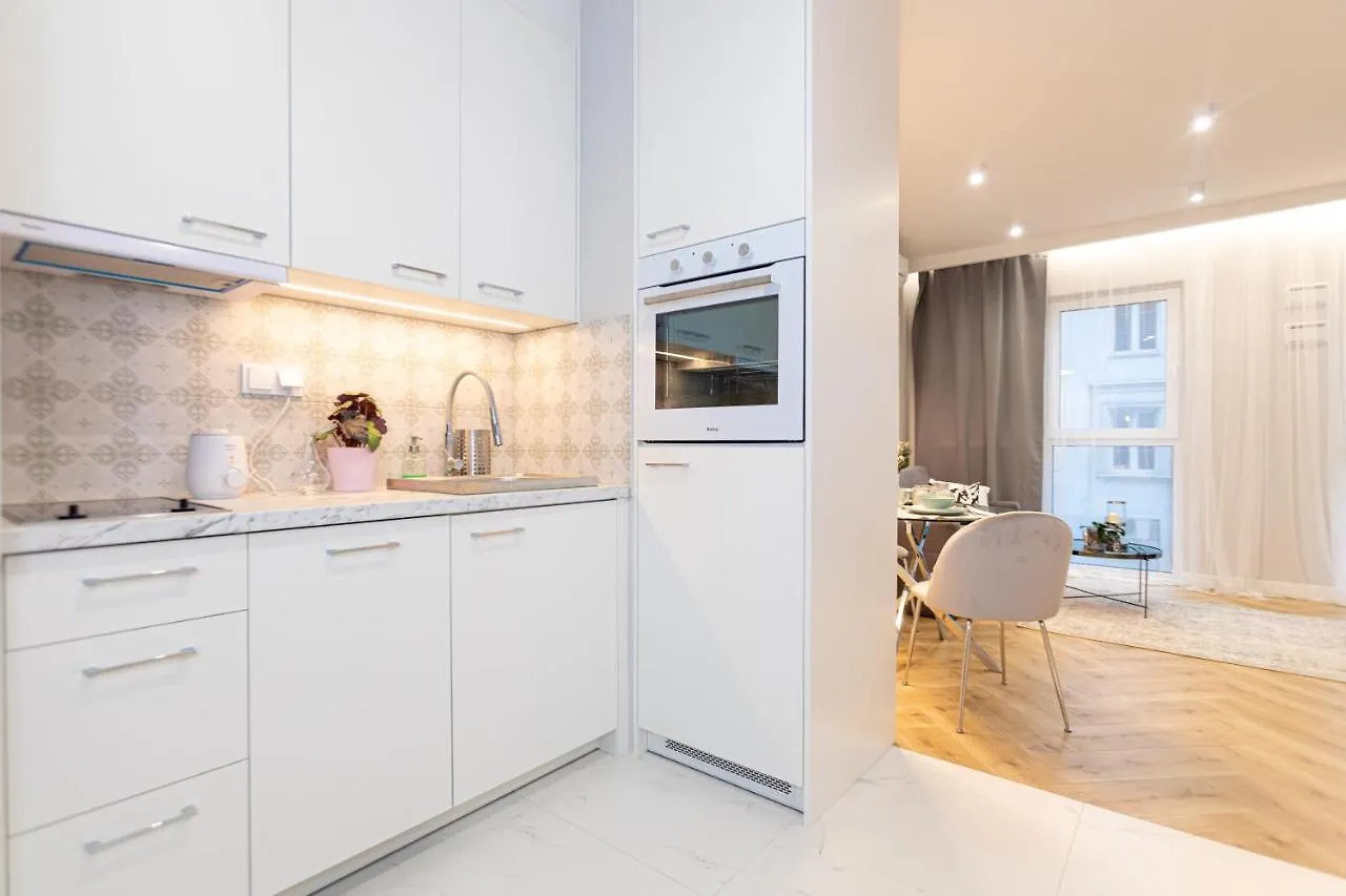 Targowa Bright Studio By Sofija Warsaw Apartment
