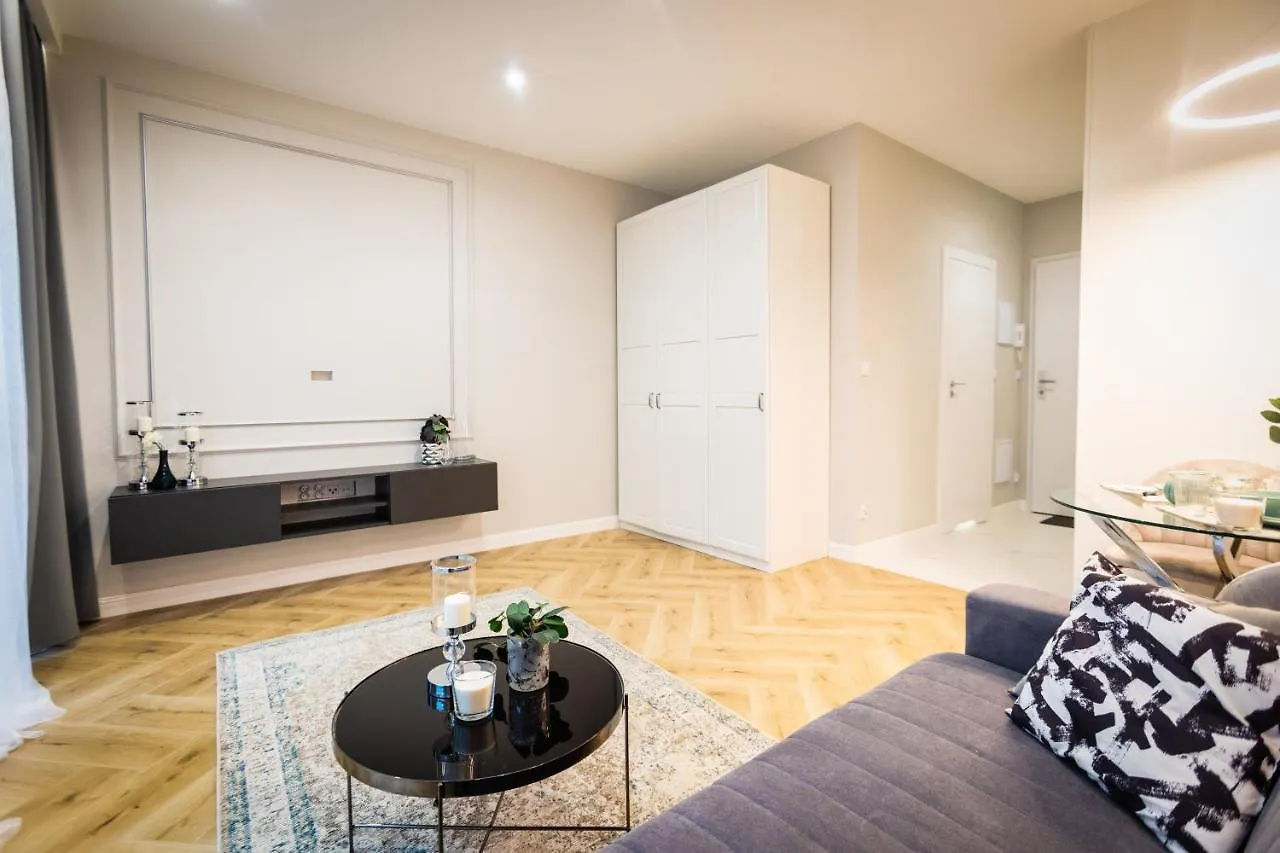 Apartment Targowa Bright Studio By Sofija Warsaw