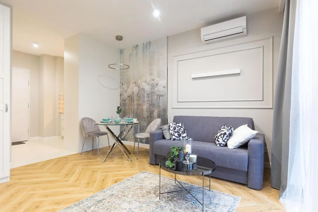 Targowa Bright Studio By Sofija Warsaw